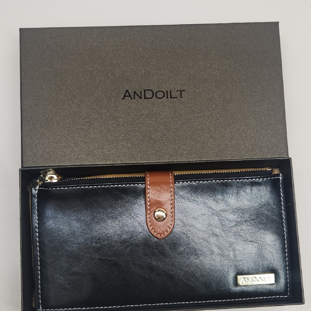 Black & Brown Women's Zip Wallet